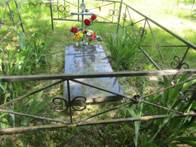 Могила неизвестному солдату из Ленинграда, погибшему и захороненному в с.Жигаево в годы ВОВ.
